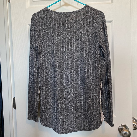 Women’s Long Sleeve t-shirt!! - Picture 2 of 7